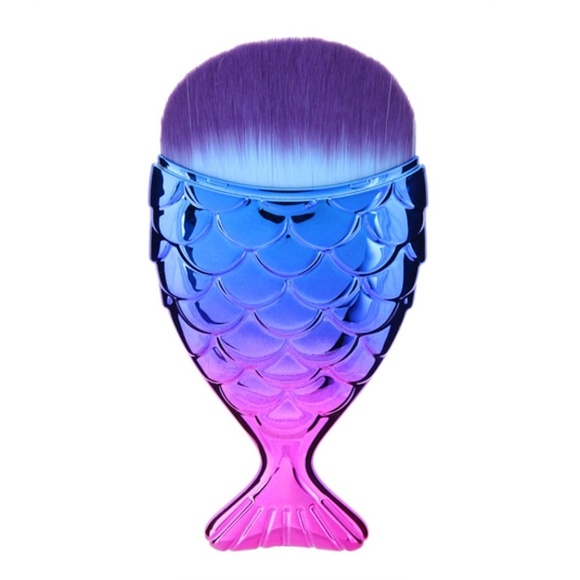 Colorful Mermaid Foundation Makeup Brush - Picture 1 of 2